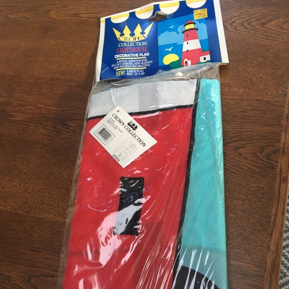 Lighthouse Decorative Flag -large 34x50/ still in Pkg, never open. Red and white - Picture 2 of 3